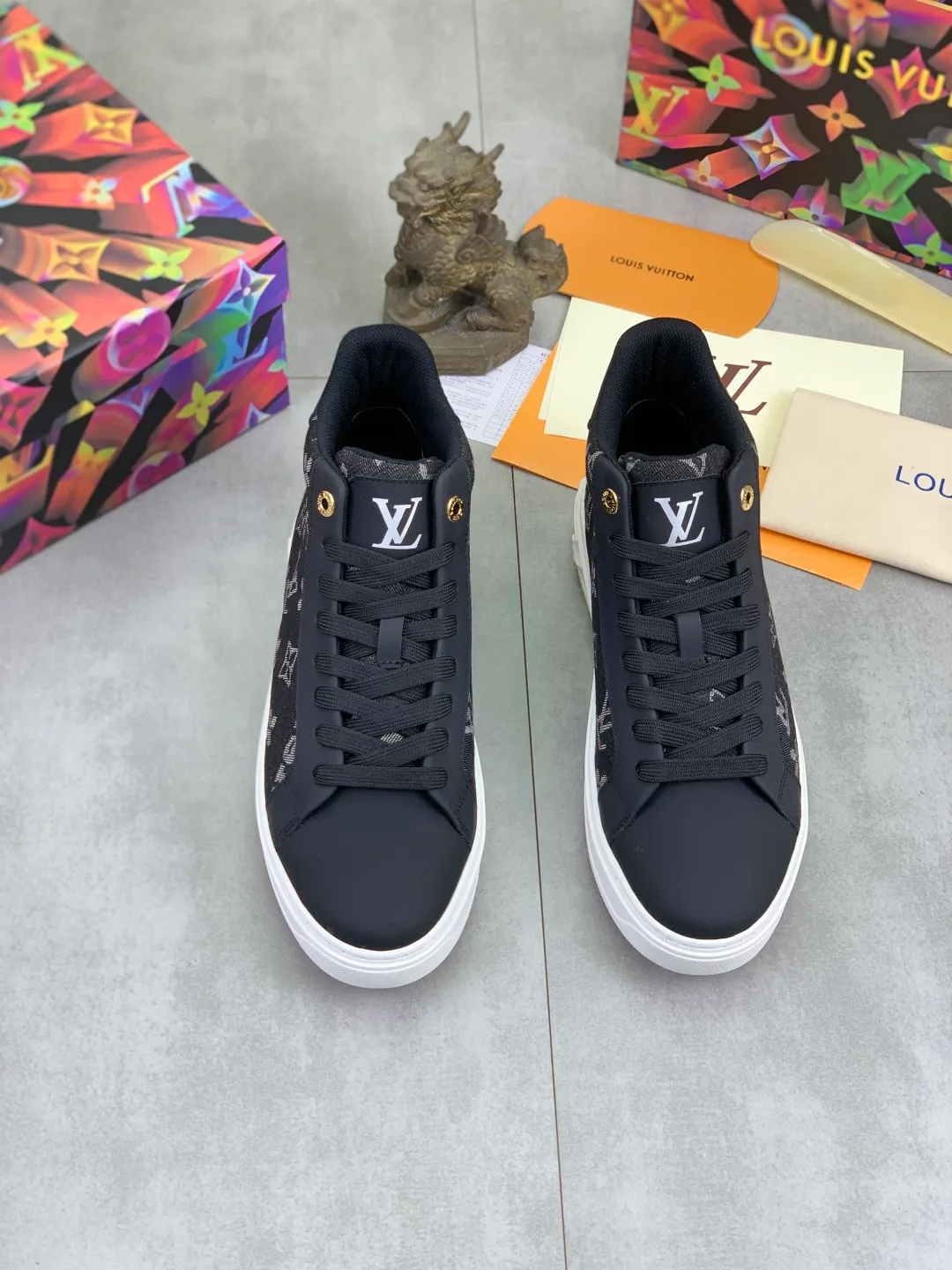 Men's men's shoes 💰P560💰[New model]🆘High-quality cowhide [Louis Vuitton]LV official website latest model🎁casual fashion high-top men's shoes👟hot style💥simple and elegant style, exclusive for trendy men. Unique official website latest brand elements👑original decoration, fashionable and generous, the fabric is made of original denim➕comfortable and breathable mesh lining➕cow leather feet ✅The official website specifies wear-resistant casual outsole, the classic model is taken in real life🎬Color: 4️⃣colors available😍Number of codes: 38-44 Full set of packaging